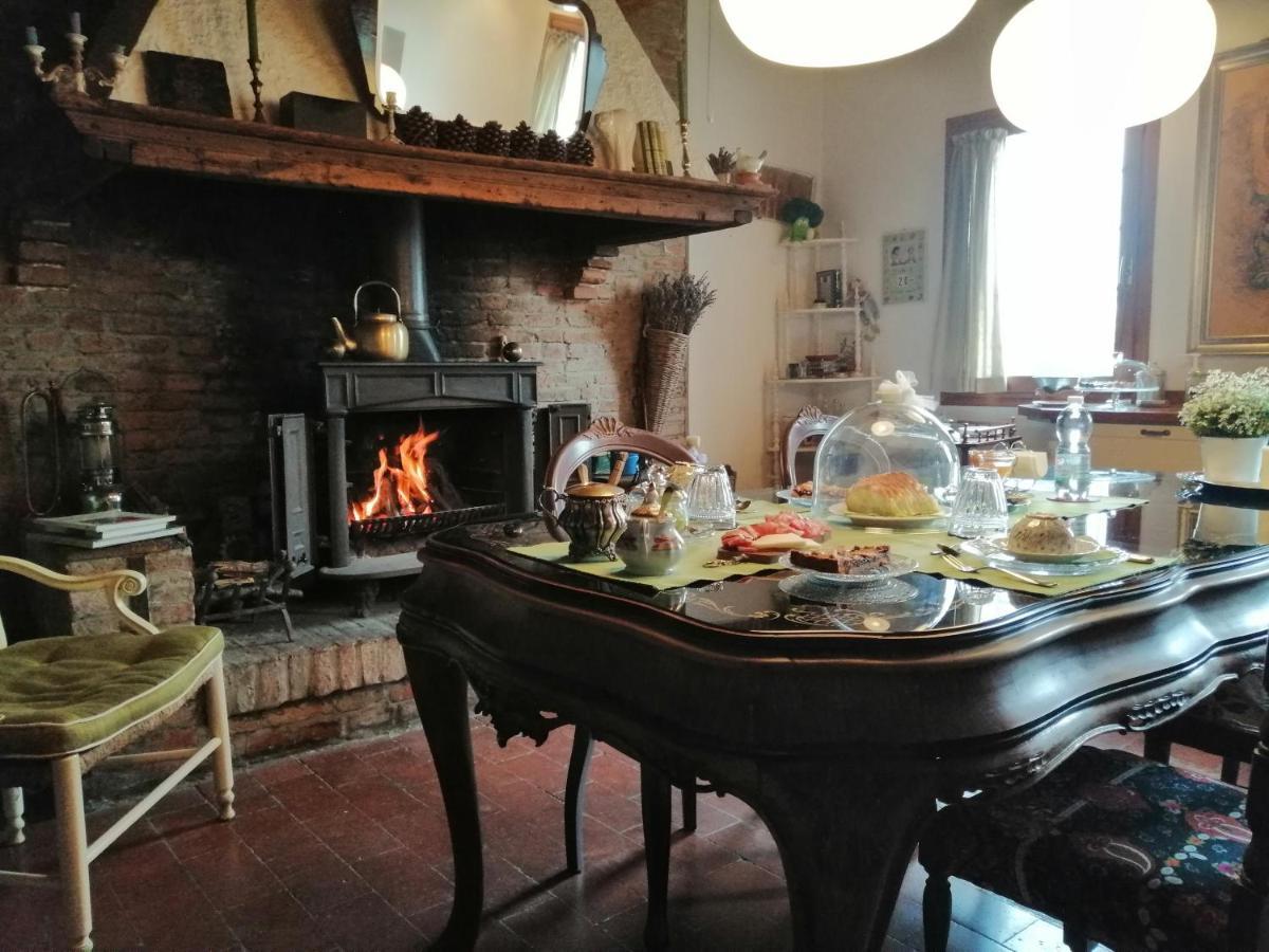 Corte Di Maggio B&B Country House Имола Экстерьер фото
